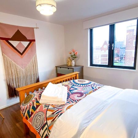 2 Bed Shoreditch Home With Parking Лондон Экстерьер фото